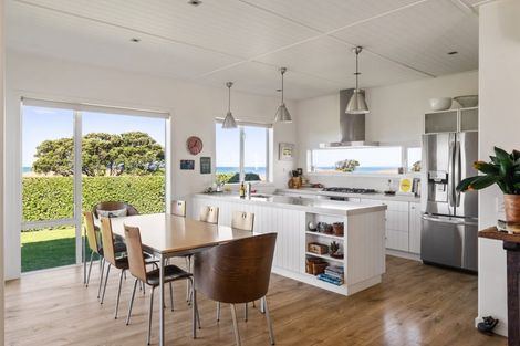 Photo of property in 41 Moana Road, Okitu, Gisborne, 4010