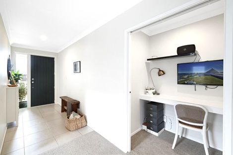 Photo of property in 2 Raiha Street, Papamoa Beach, Papamoa, 3118