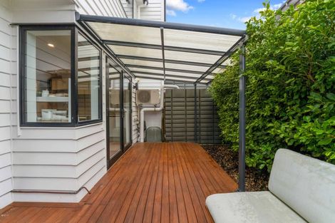 Photo of property in 44 Waipuhinui Way, Wiri, Auckland, 2104