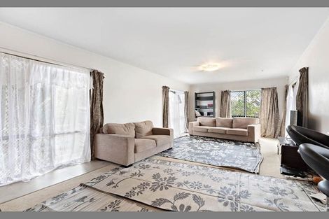 Photo of property in 20 Ransom Smyth Drive, Goodwood Heights, Auckland, 2105