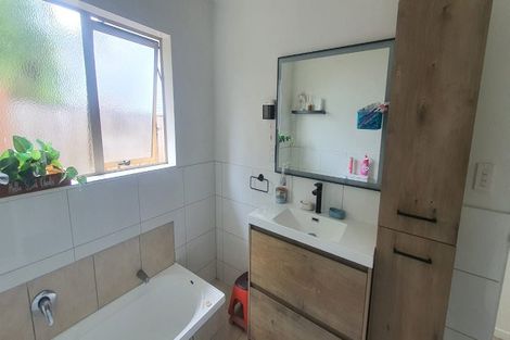 Photo of property in 9 Neesons Way, Glendene, Auckland, 0602