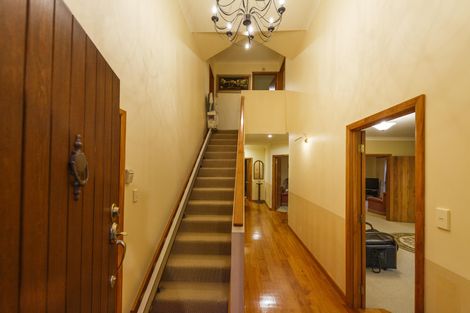 Photo of property in 44 Ruamahanga Crescent, Terrace End, Palmerston North, 4410