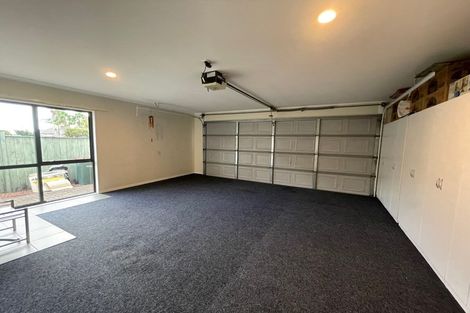 Photo of property in 16 Middlefield Drive, East Tamaki Heights, Auckland, 2016