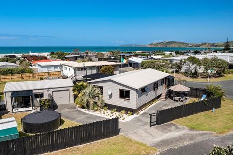 Photo of property in 2 St Anne Place, Omaha, Warkworth, 0986