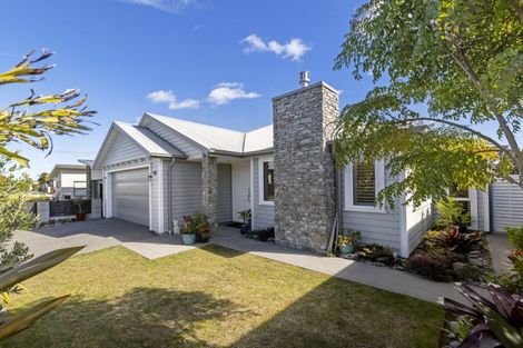 Photo of property in 3 Makura Drive, Papamoa Beach, Papamoa, 3118