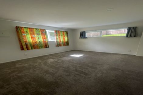 Photo of property in 48 Tauhinu Road, Greenhithe, Auckland, 0632