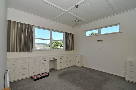 Photo of property in 35 Seaview Terrace, Northland, Wellington, 6012