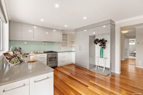 Photo of property in 8 Sandford Street, Campbells Bay, Auckland, 0630