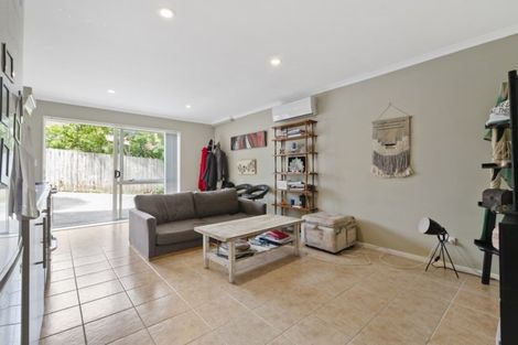Photo of property in 83 Advene Road, Cockle Bay, Auckland, 2014