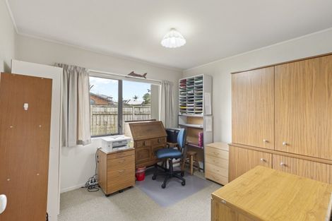 Photo of property in 64 Branch Road, Highlands Park, New Plymouth, 4312