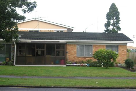 Photo of property in 4/3 Opaheke Road, Papakura, 2110