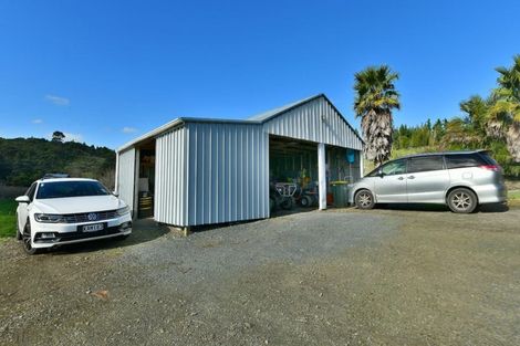 Photo of property in 141 Mangakura Road, Helensville, 0875