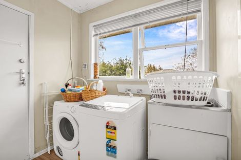 Photo of property in 27 Island View Road, Western Heights, Rotorua, 3015