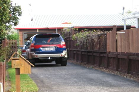 Photo of property in 2/23 Coniston Avenue, Te Atatu South, Auckland, 0610
