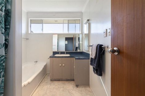 Photo of property in 14 Wilson Street, Bulls, 4818