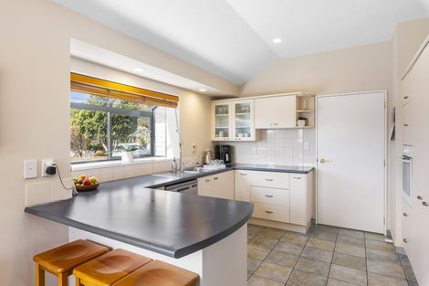 Photo of property in 52 Lorna Irene Drive, Raumati South, Paraparaumu, 5032