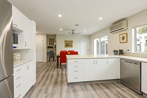 Photo of property in 8 Brompton Drive, Taradale, Napier, 4112