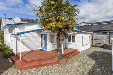 Photo of property in 30 Waimea Road, Nelson South, Nelson, 7010