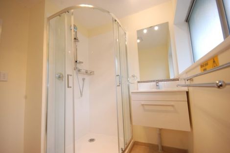 Photo of property in 1/98 Birkdale Road, Birkdale, Auckland, 0626