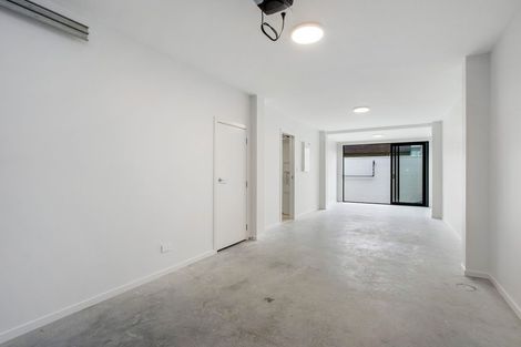 Photo of property in 4/17 Victoria Road, Mount Maunganui, 3116