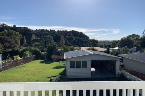 Photo of property in 16 Huruhuru Road, Massey, Auckland, 0614