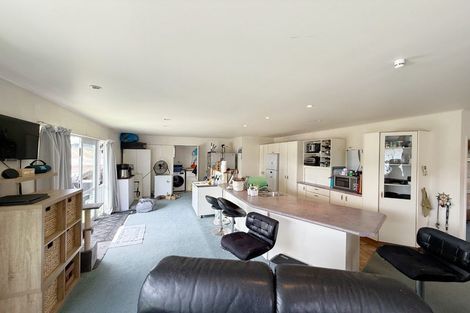 Photo of property in 27 Glendene Avenue, Glendene, Auckland, 0602