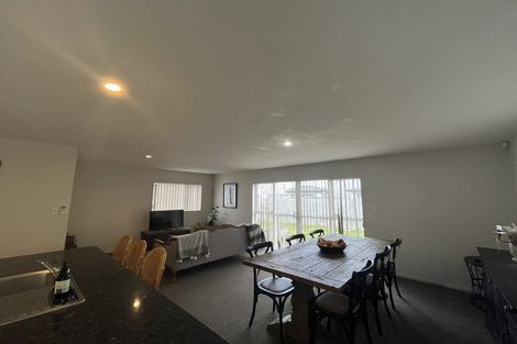 Photo of property in 22 Popokatea Drive, Takanini, 2112