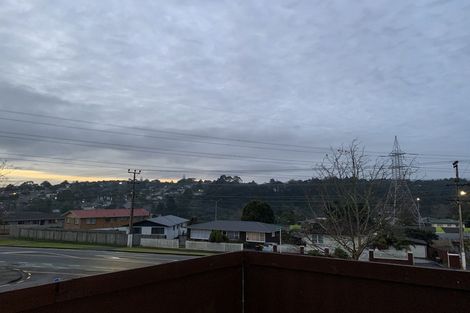 Photo of property in 2 Doone Place, Massey, Auckland, 0614