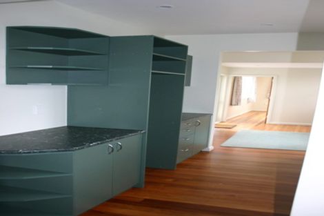 Photo of property in 2 Rodney Street, Northland, Wellington, 6012