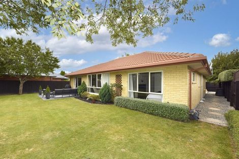 Photo of property in 14 Parkside Crescent, Northwood, Christchurch, 8051