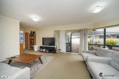 Photo of property in 5 Lancewood Lane, Roslyn, Palmerston North, 4414