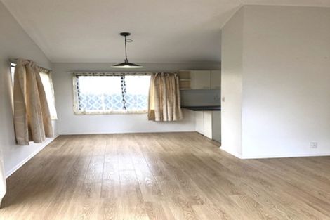 Photo of property in 2/99 Weldene Avenue, Glenfield, Auckland, 0629