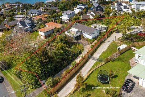 Photo of property in 889 Beach Road, Waiake, Auckland, 0630