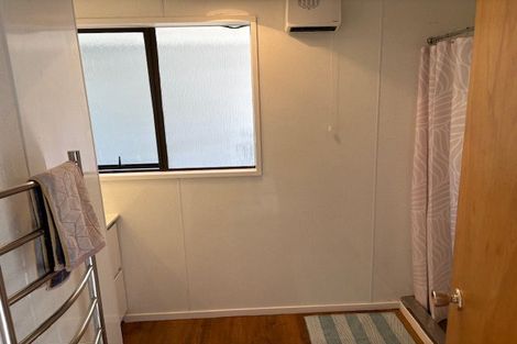 Photo of property in 16 Argyle Place, Arrowtown, 9302