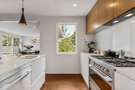 Photo of property in 4 Longfellow Parade, Glen Eden, Auckland, 0604
