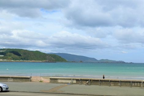 Photo of property in 100f7 Lyall Parade, Lyall Bay, Wellington, 6022