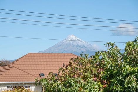 Photo of property in 1/1 Wilton Street, Westown, New Plymouth, 4310