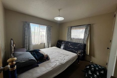Photo of property in 20 Ocean View Road, Northcote, Auckland, 0627