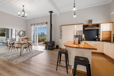 Photo of property in 56 Flint Road W, Stratford, 4332