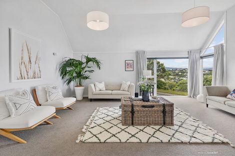 Photo of property in 105 Akaroa Drive, Maupuia, Wellington, 6022