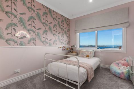 Photo of property in 31 Grumman Lane, Newlands, Wellington, 6037