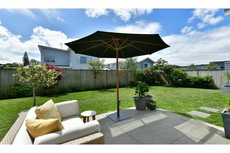 Photo of property in 6 Onekura Street, Red Beach, 0932