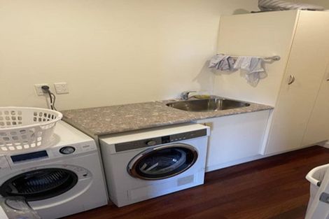 Photo of property in 129 Nicholson Road, Khandallah, Wellington, 6035