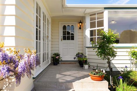 Photo of property in 4 Freemans Way, Pinehaven, Upper Hutt, 5019