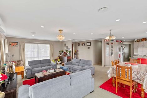 Photo of property in 1 Carrick Glen Avenue, Flat Bush, Auckland, 2019