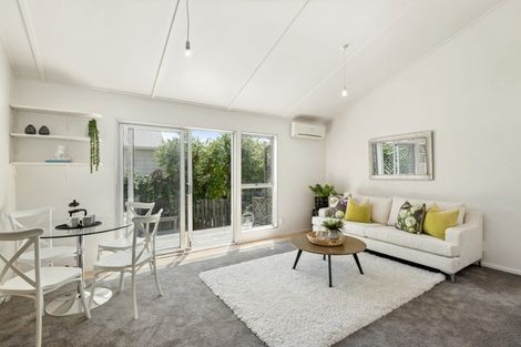 Photo of property in 2/24 Hastings Parade, Devonport, Auckland, 0624