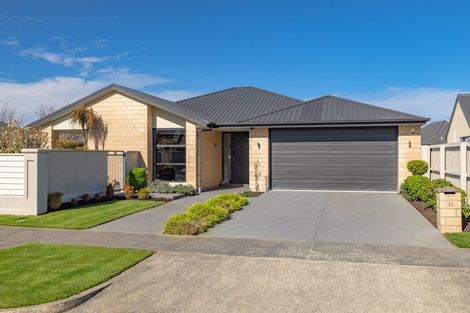 Photo of property in 11 Waterford Avenue, Northwood, Christchurch, 8051