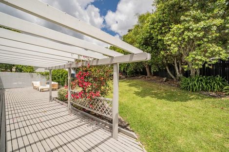 Photo of property in 8 Forsythe Place, Massey, Auckland, 0614