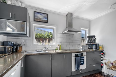 Photo of property in 1 River Road, Te Atatu Peninsula, Auckland, 0610