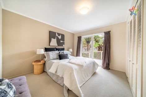 Photo of property in 102 Pinehaven Road, Pinehaven, Upper Hutt, 5019